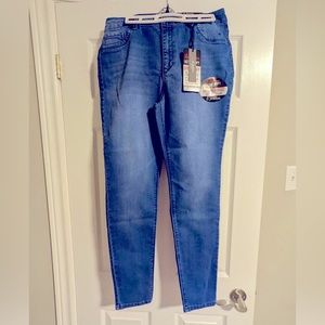 D Jeans Super High Waisted Super Soft Skinny Jeans
